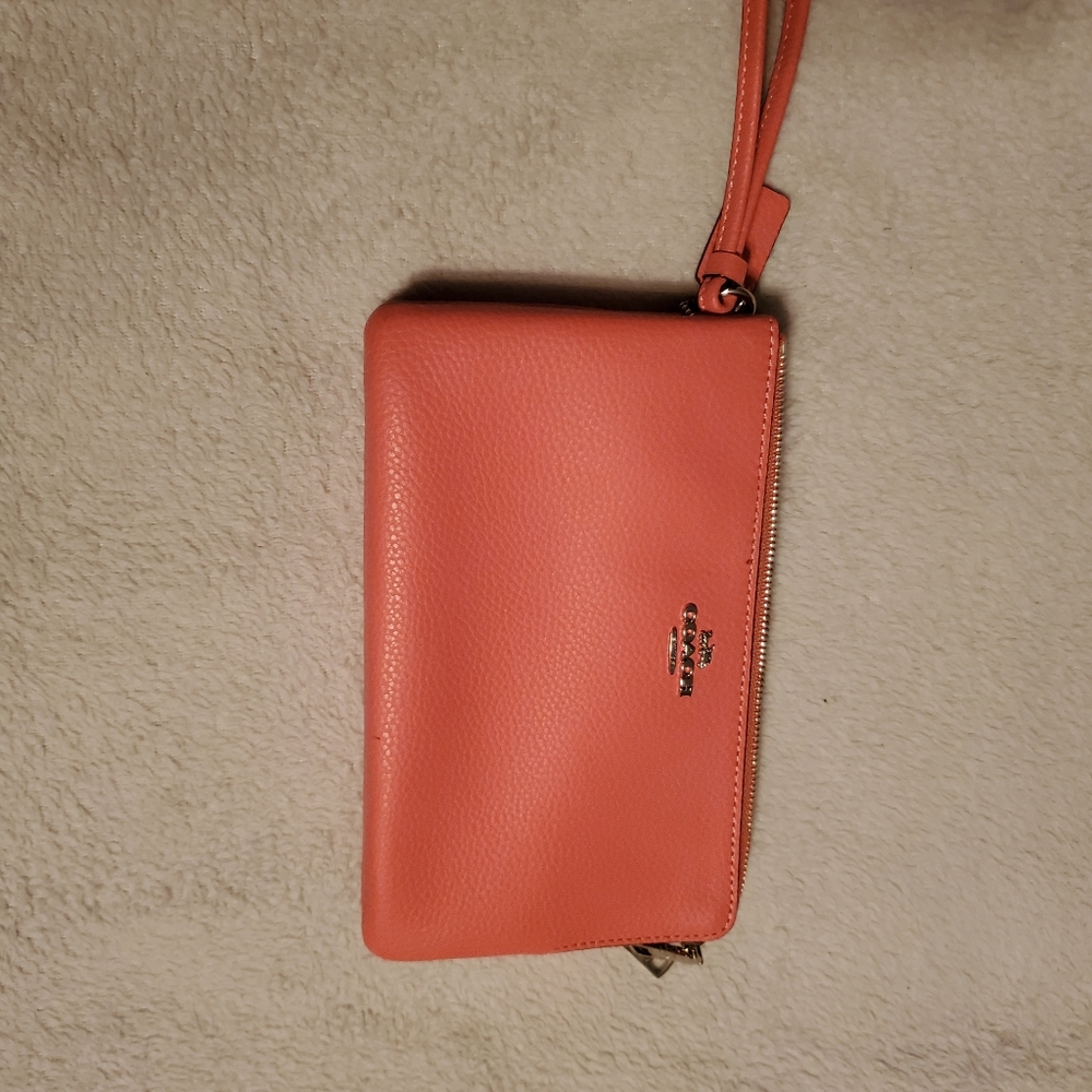 Coach wristlet wallet